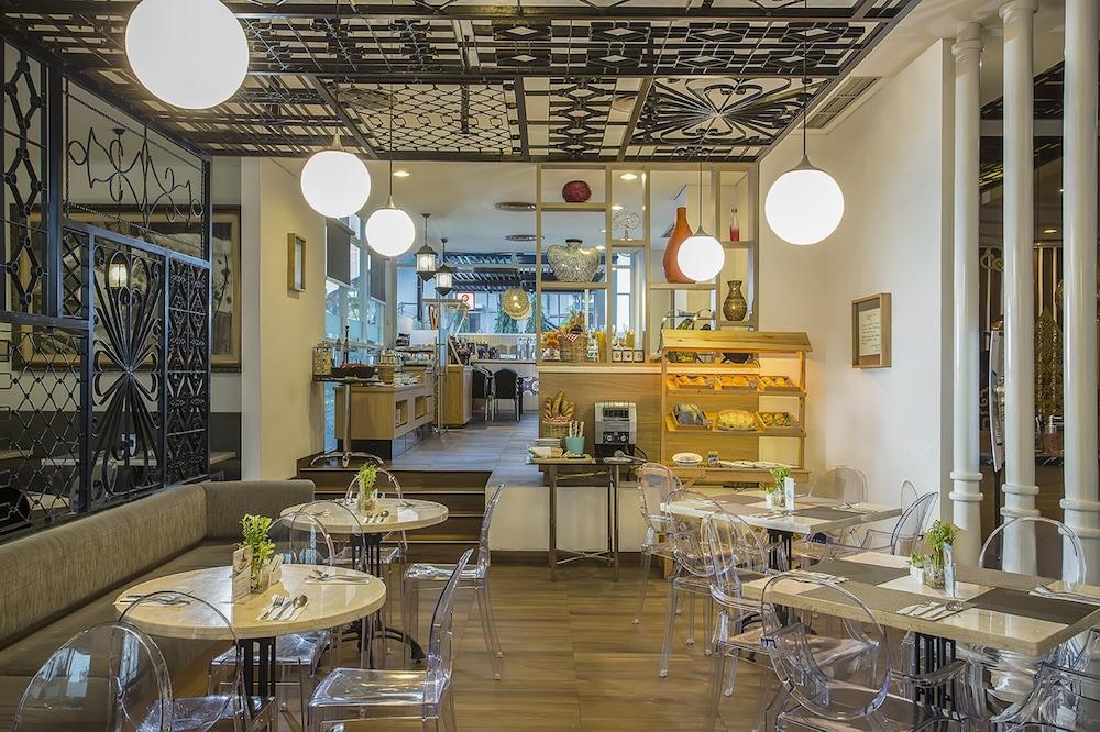 Khas Tugu Hotel Yogyakarta Ngoại thất bức ảnh